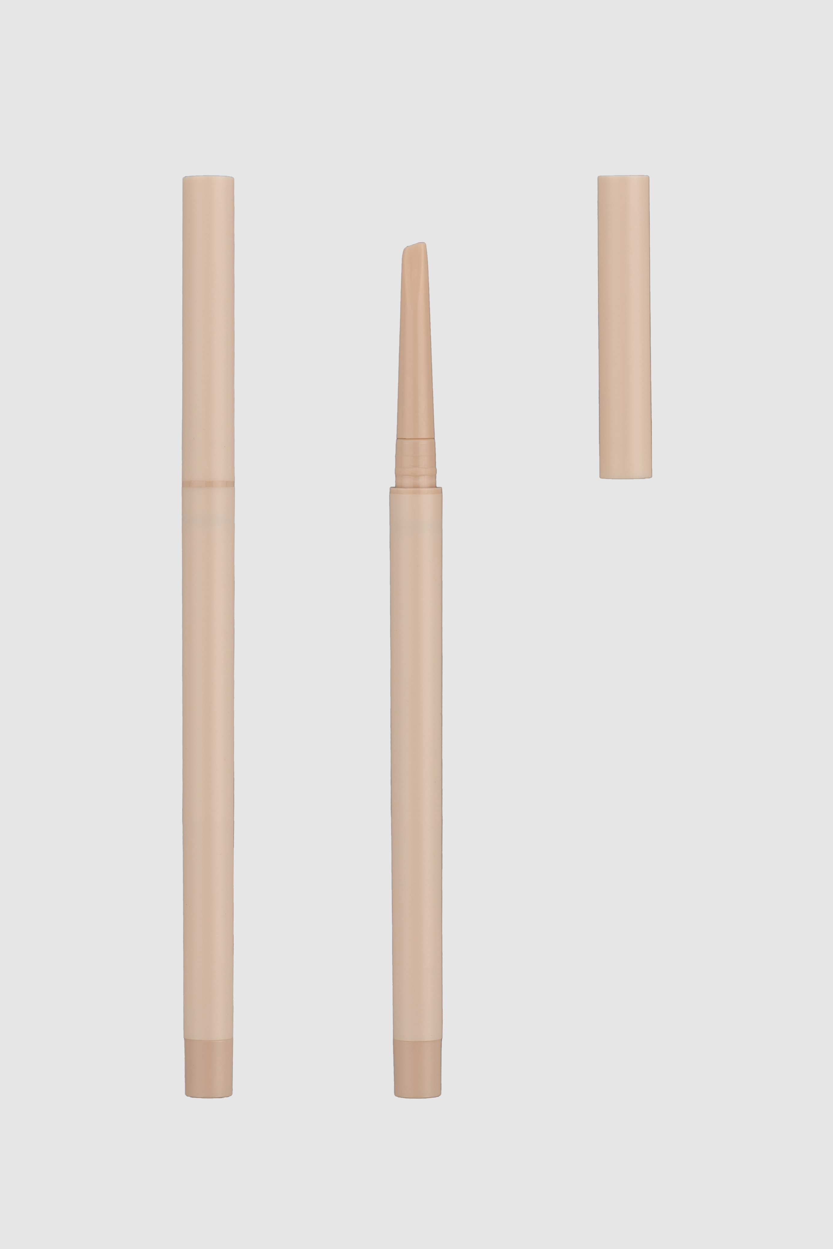 How to create the eye makeup with an automatic wax pencil eyeliner?